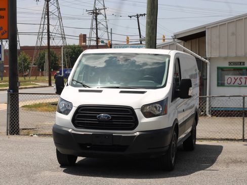 Used 2018 Ford Transit 250 130 Low Roof RWD image 3