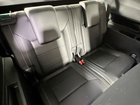 Used 2023 Volkswagen Atlas SE AWD/4WD image 25