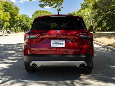 Used 2025 Ford Escape Active FWD image 8