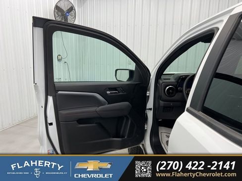 Used 2024 Chevrolet Colorado Z71 w/ Z71 Convenience Package 2 image 8