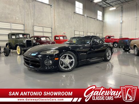 Used 1994 Dodge Viper RT/10 image 1