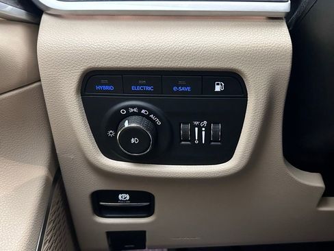 Used 2022 Jeep Grand Cherokee Limited 4xe image 26