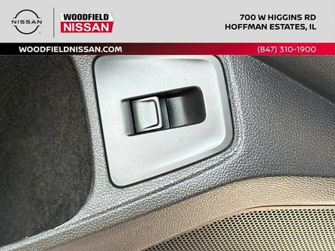 Used 2023 Volkswagen Tiguan SE w/ Panoramic Sunroof Package FWD image 22