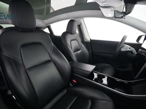 Used 2021 Tesla Model Y Long Range AWD/4WD image 23