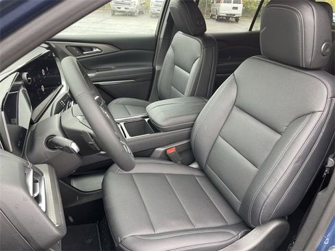 New 2026 Chevrolet Traverse LT w/ Driver Confidence Package image 11