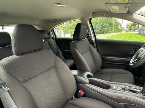 Used 2016 Honda HR-V LX image 34