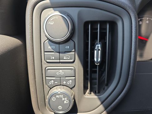 Certified 2025 Chevrolet Silverado 1500 Custom w/ LPO, Dark Essentials Package AWD/4WD image 26