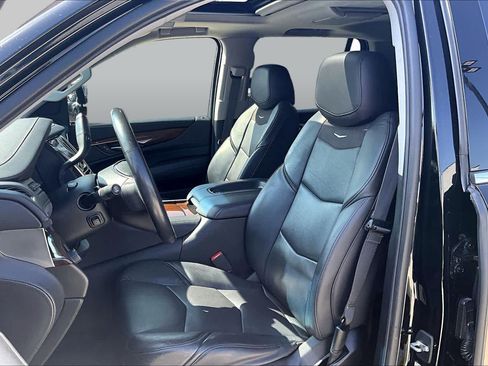 Used 2020 Cadillac Escalade Luxury RWD image 8