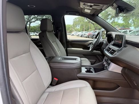 Used 2023 GMC Yukon SLT w/ Max Trailering Package AWD/4WD image 16