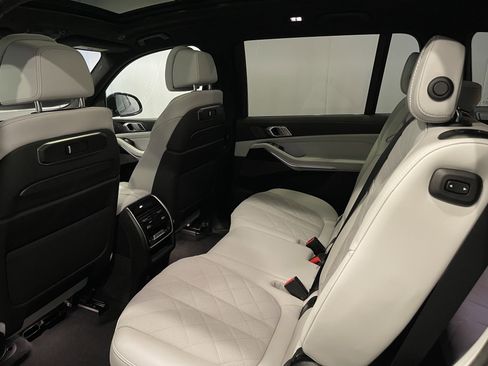Certified 2024 BMW X7 xDrive40i w/ Executive Package AWD/4WD image 19