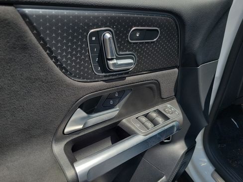 Certified 2024 Mercedes-Benz GLB 250 image 17