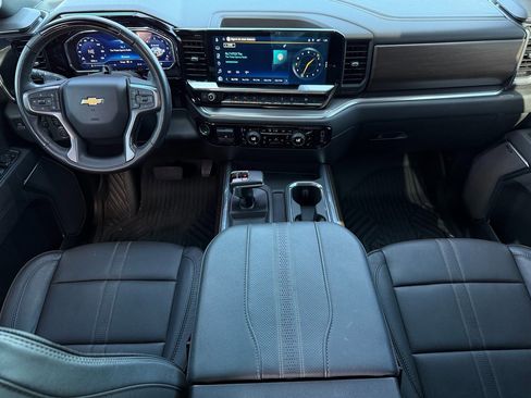 Certified 2025 Chevrolet Silverado 1500 High Country w/ Technology Package image 11