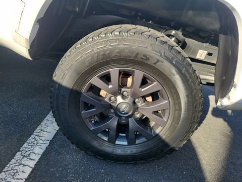 Used 2020 Toyota Tacoma SR5 image 8