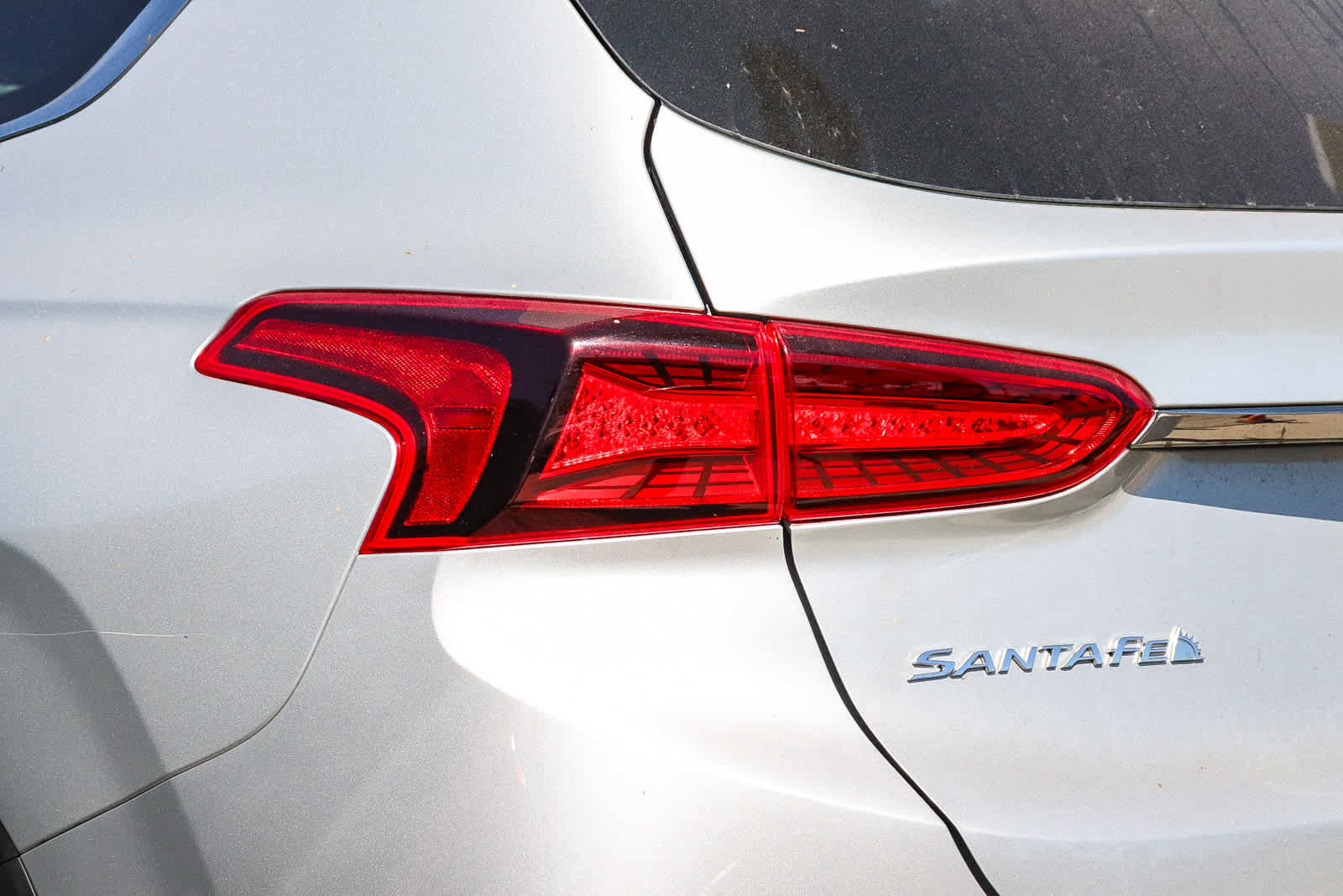 Used 2020 Hyundai Santa Fe Limited w/ Cargo Package FWD image 8