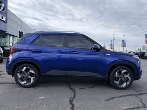 Used 2024 Hyundai Venue SEL image 9