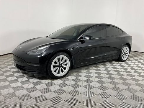 Used 2022 Tesla Model 3 image 1