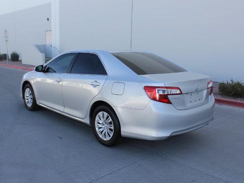 Used 2014 Toyota Camry LE FWD image 7