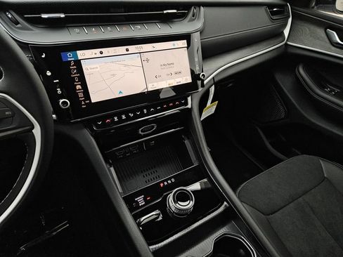 New 2026 Jeep Grand Cherokee Altitude AWD/4WD image 16