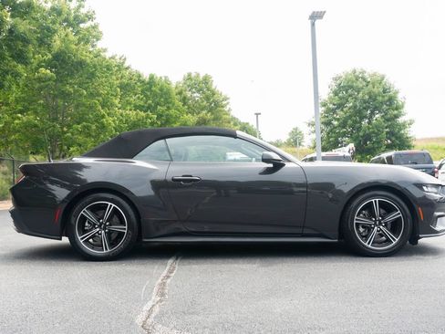 Used 2024 Ford Mustang Convertible RWD image 12