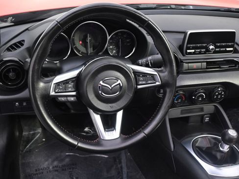Used 2016 MAZDA MX-5 Miata Sport RWD image 16