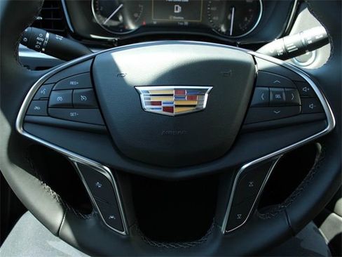 New 2025 Cadillac XT5 Luxury image 19