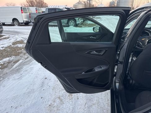 Used 2017 Chevrolet Malibu LS image 18