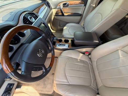 Used 2009 Buick Enclave CXL w/ Entertainment Package #4 FWD image 17