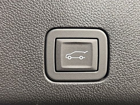 New 2026 GMC Yukon Elevation image 7