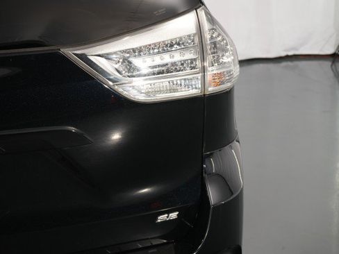 Used 2020 Toyota Sienna SE FWD image 23