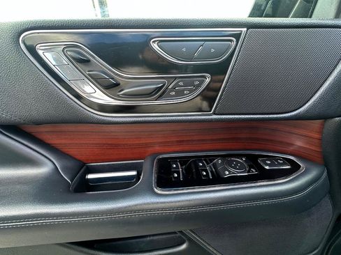 Used 2023 Lincoln Navigator L Reserve AWD/4WD image 22