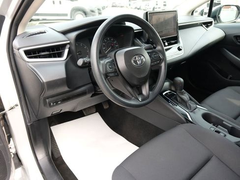 Used 2024 Toyota Corolla LE image 3