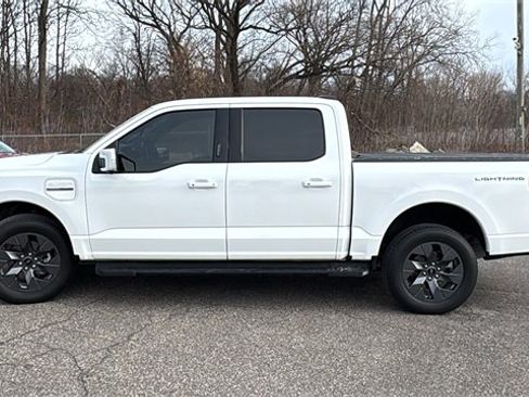 Used 2022 Ford F150 Lightning Lariat w/ Equipment Group 511A High image 6