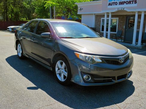 Used 2012 Toyota Camry SE FWD image 5
