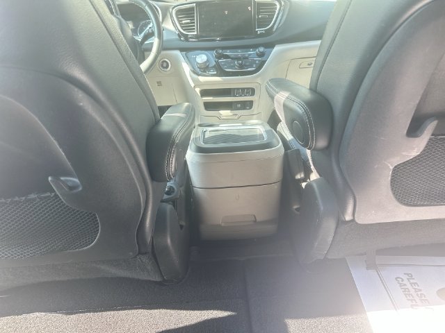Used 2022 Chrysler Pacifica Touring-L FWD image 23