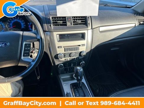 Used 2011 Ford Fusion SEL image 17