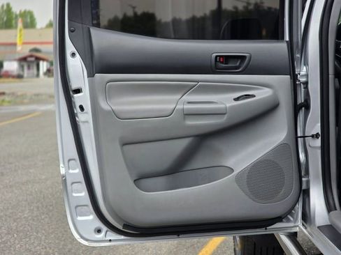 Used 2012 Toyota Tacoma 4x4 Double Cab image 30