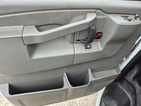 Used 2022 Chevrolet Express 2500 Extended w/ Driver Convenience Package image 10