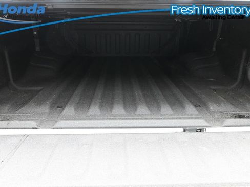 Used 2024 Nissan Frontier SV RWD image 14