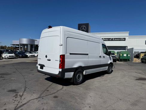 Used 2025 Mercedes-Benz Sprinter 2500 image 4