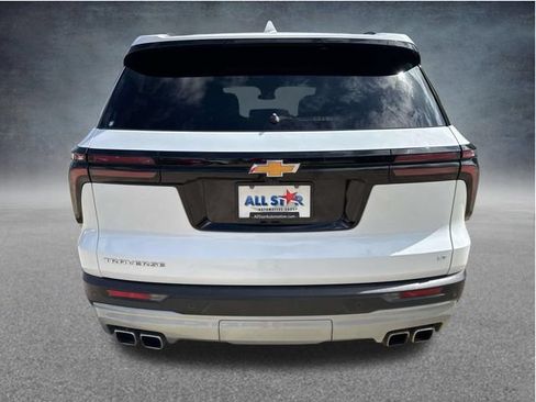 Used 2024 Chevrolet Traverse LT FWD image 8