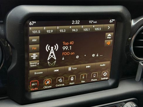 Used 2021 Jeep Wrangler Unlimited Sahara AWD/4WD image 26