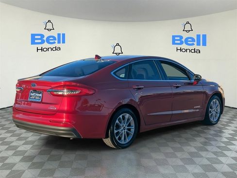 Used 2019 Ford Fusion SEL image 4