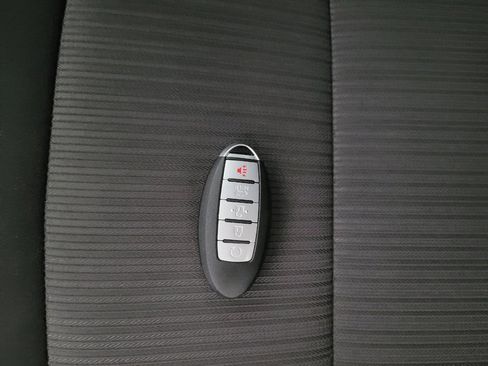 Used 2022 Nissan Sentra SV w/ Trunk Package image 32