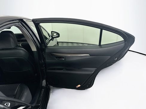 Used 2017 Lexus ES 300h FWD image 30