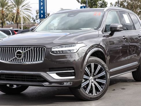 Used 2024 Volvo XC90 B6 Plus image 1