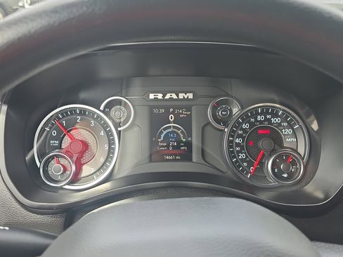 Used 2024 RAM 2500 Tradesman w/ Chrome Appearance Group image 19