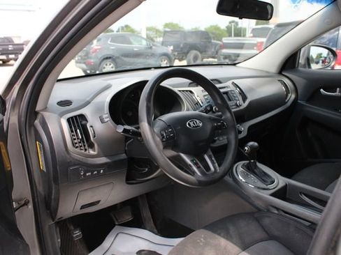 Used 2014 Kia Sportage LX FWD image 2