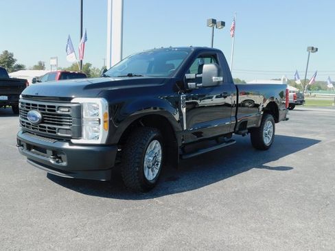 Used 2023 Ford F250 XL image 4