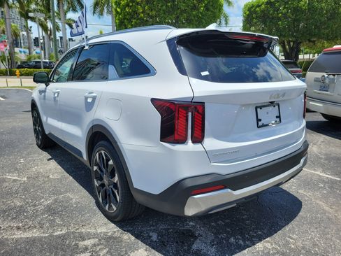 Used 2025 Kia Sorento SX FWD image 3