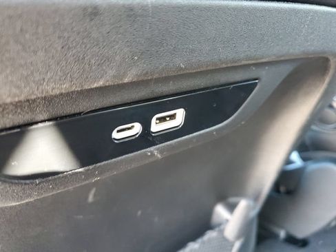 Used 2024 Chrysler Pacifica Touring-L FWD image 29